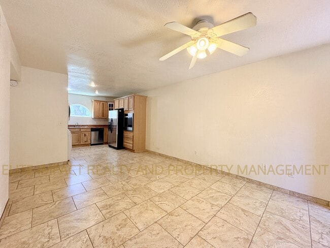 Foto del edificio - 1628 N Venice Ave