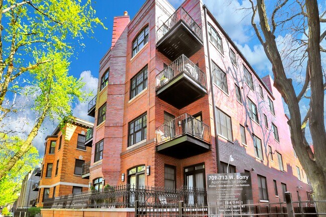Building Photo - 707 W Barry Ave
