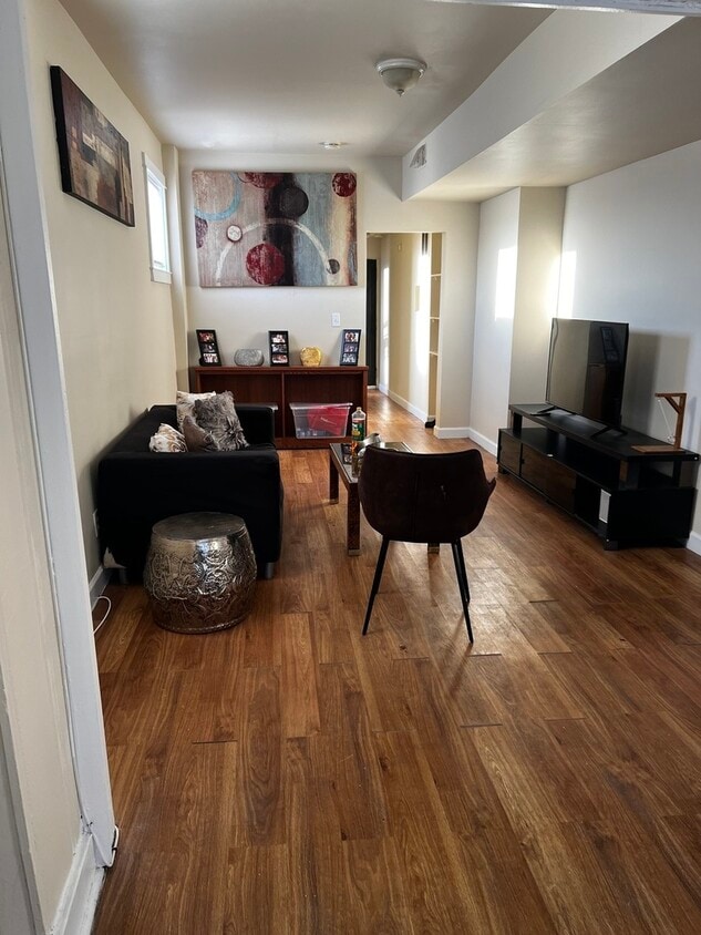 Building Photo - 2039 W 95th St