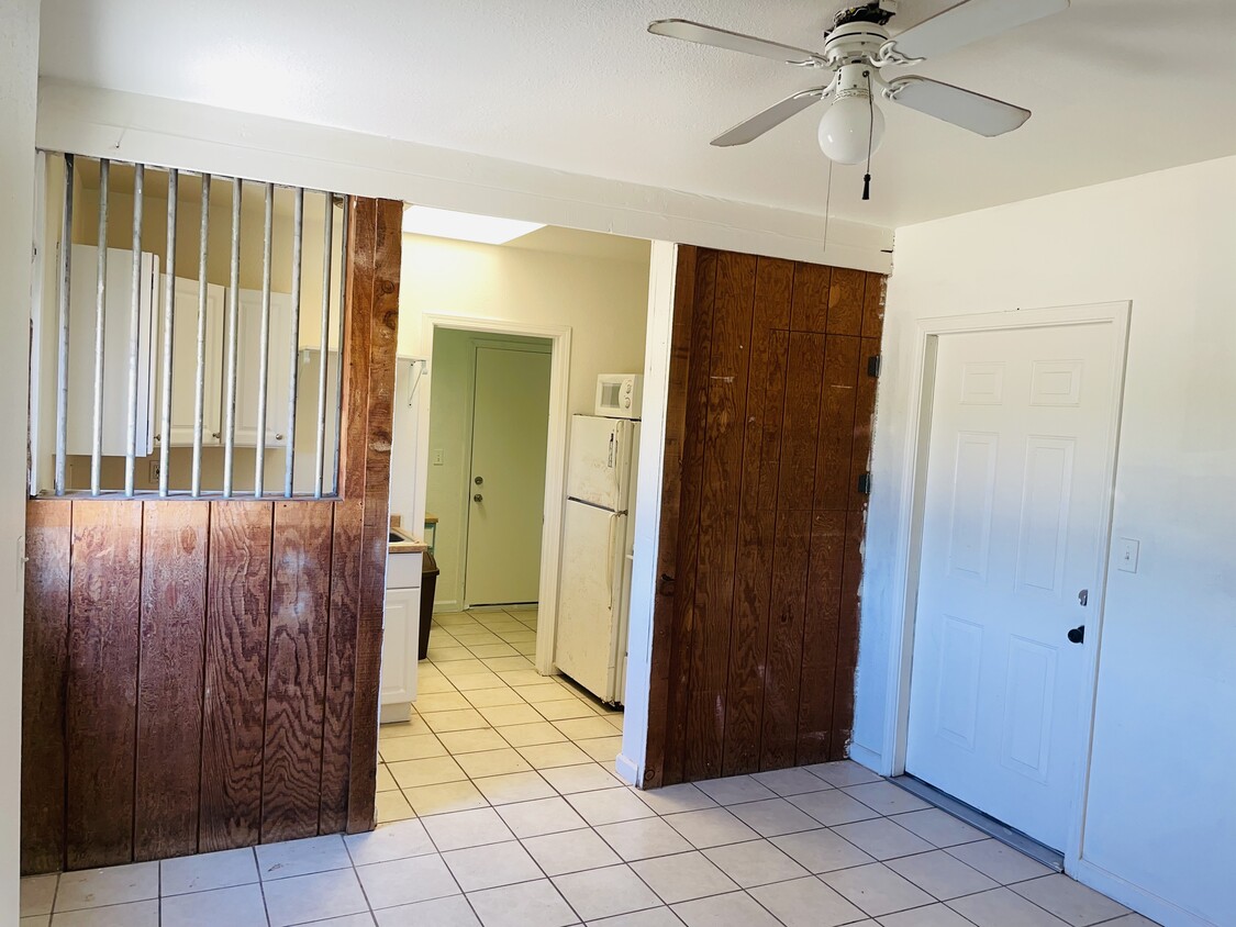 Primary Photo - Chateau Meroux Apartment