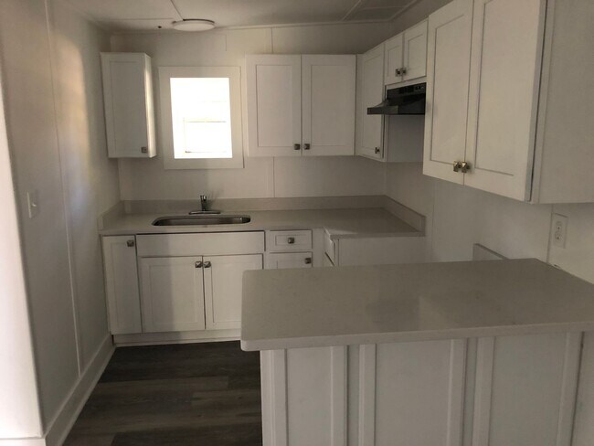 Foto del edificio - 2083-2085 W Meeting St