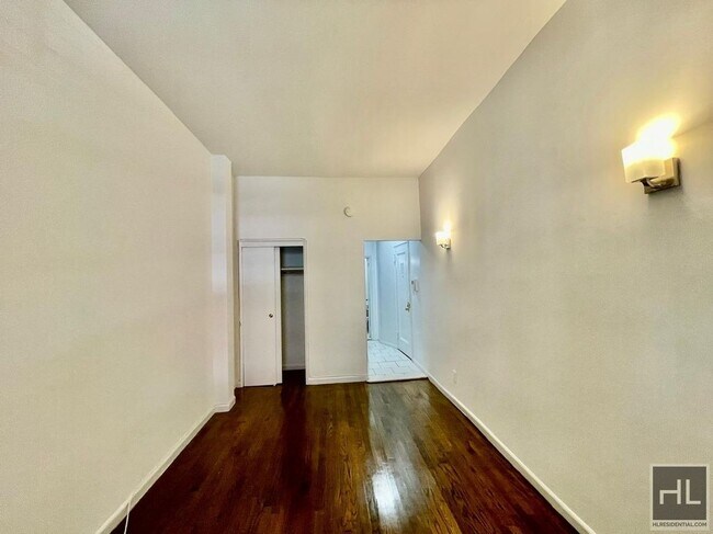 Foto del edificio - EAST 89 St