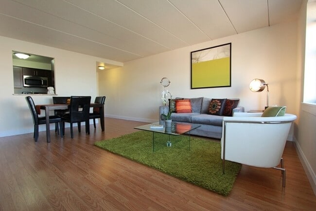 Building Photo - 616 Columbus Ave