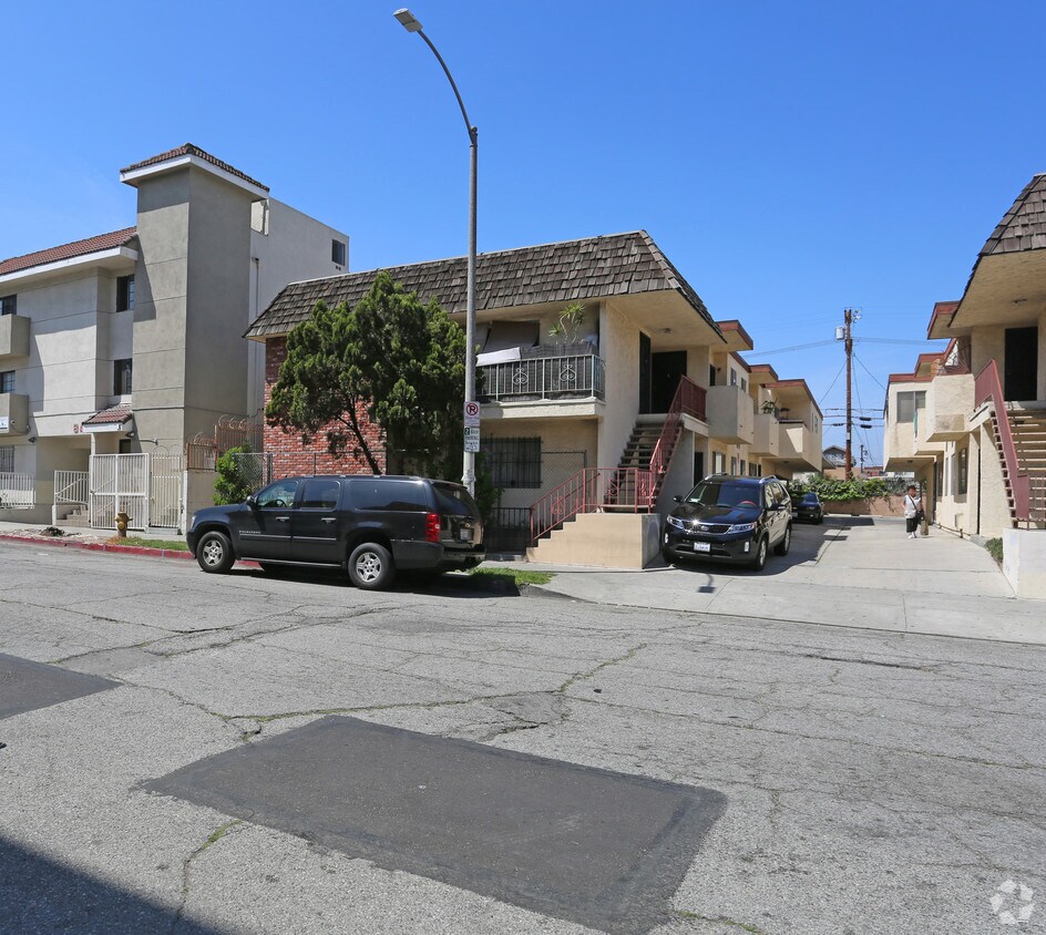 Primary Photo - 837 S Ardmore Ave