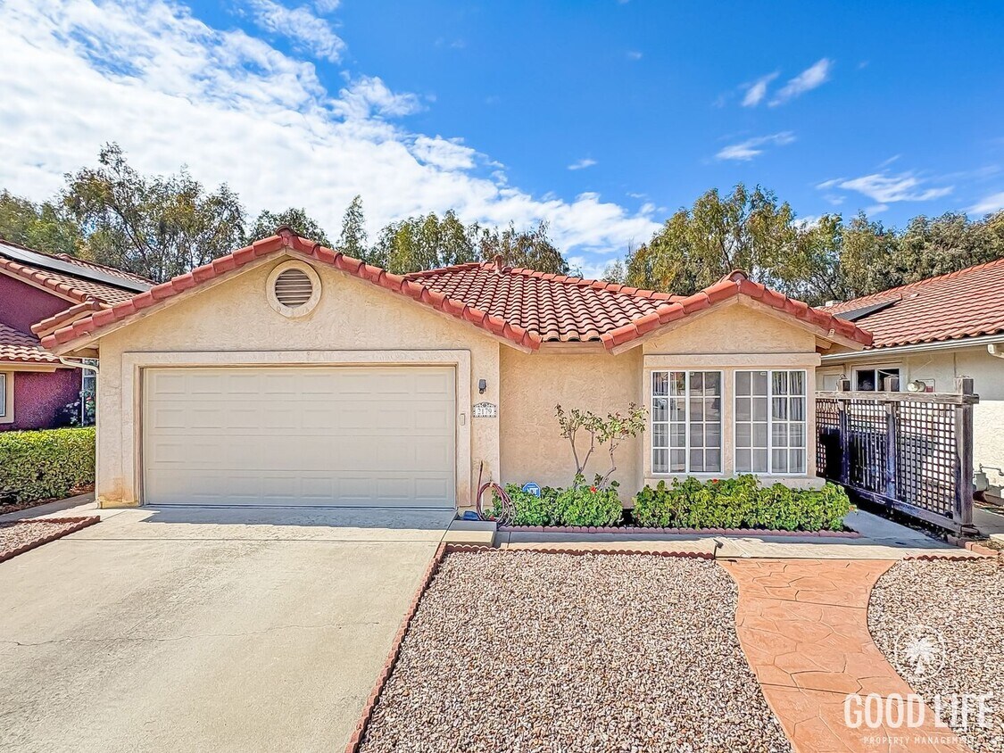 Foto principal - Cozy Escondido 3BR/2BA with A/C, large bac...