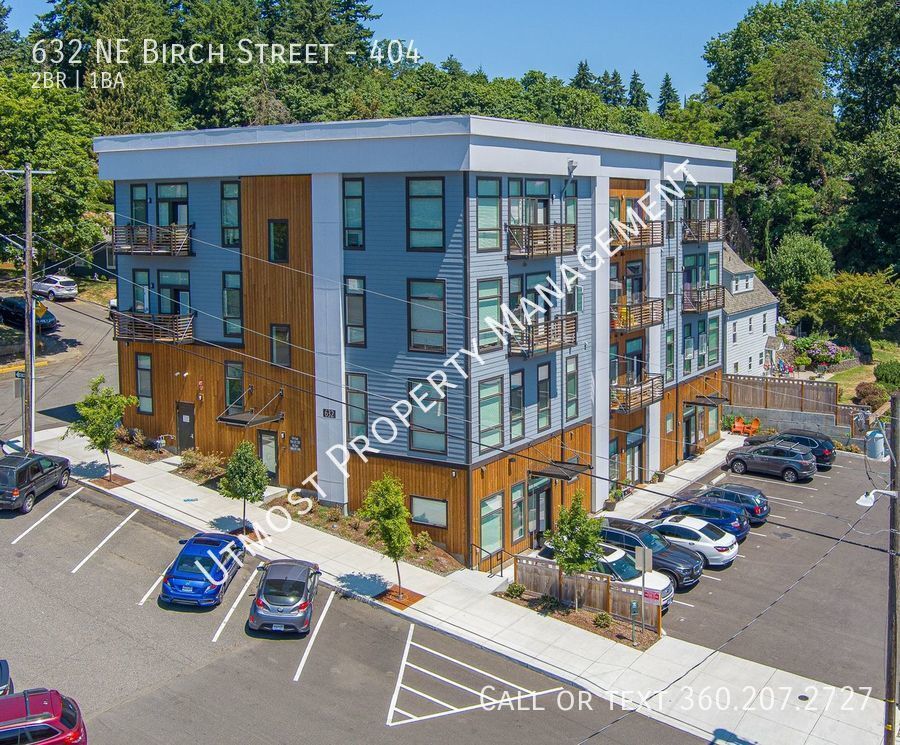 Primary Photo - Downtown Camas - Newer Two Bedroom With Am...