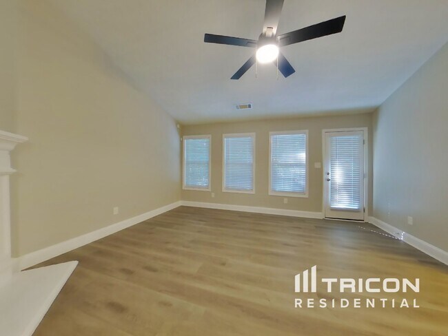 Foto del edificio - 3500 Cypress Club Trail