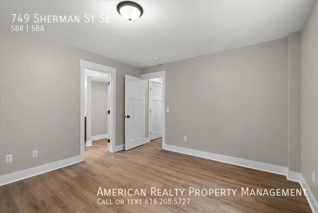 Foto del edificio - 749 Sherman St SE