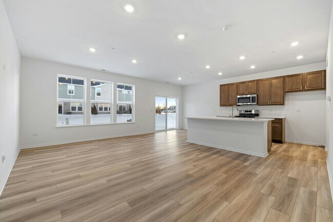 Foto del edificio - 16531 Golden Vly Ln