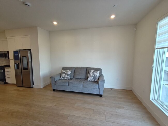 Foto del edificio - Luxury One-Bedroom Condo for Lease