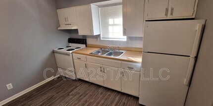 Building Photo - 329 Redmar Blvd