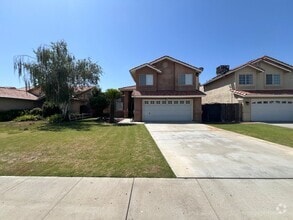 Building Photo - 7501 Canyon Clover Dr
