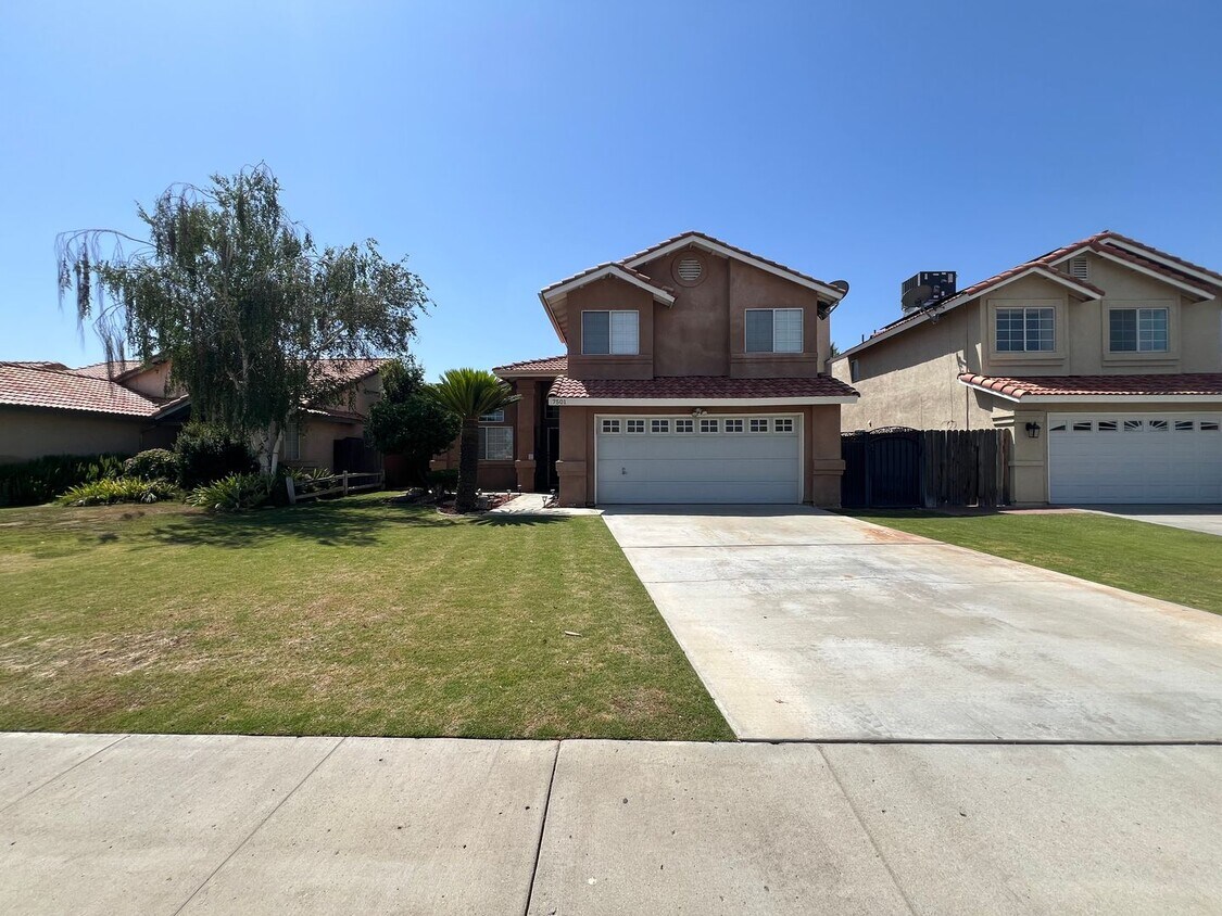 Foto principal - 7501 Canyon Clover Dr