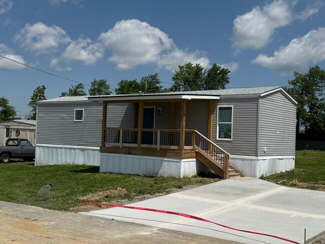 Building Photo - 114 Mobile Dr