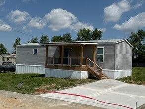 Building Photo - 114 Mobile Dr