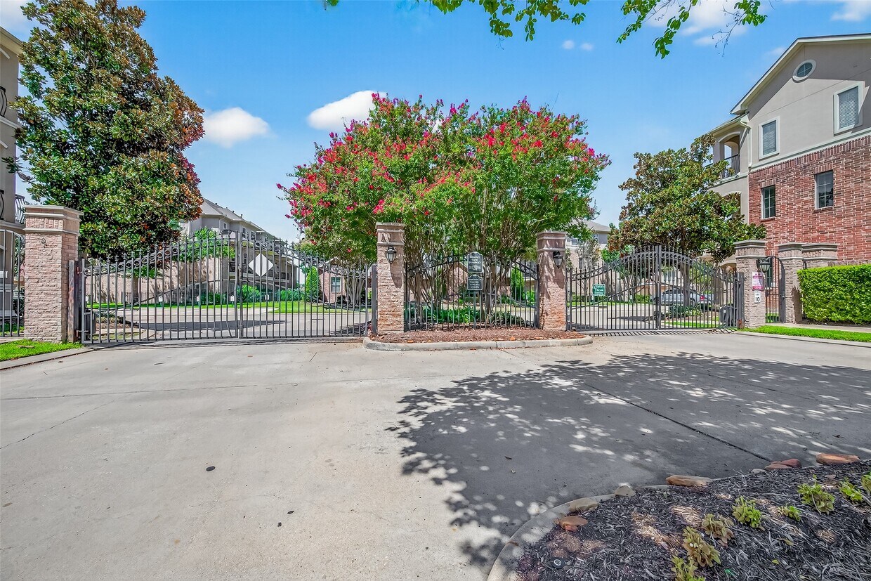 Foto principal - 7926 Stoneyway Dr