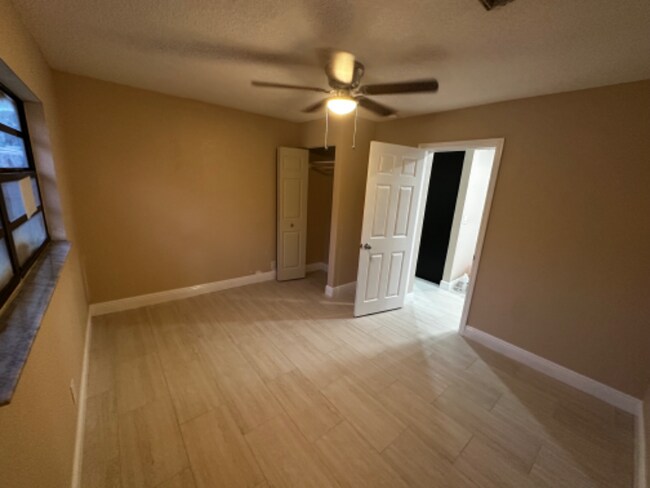 Foto del edificio - 537 NW 2nd Way