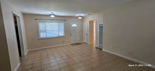 Foto del edificio - Charming Updated Single Story Home is Cent...