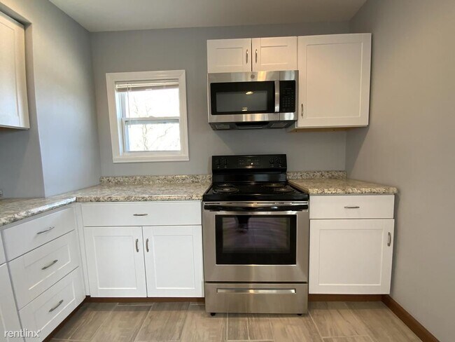 Building Photo - 526 Junilla St