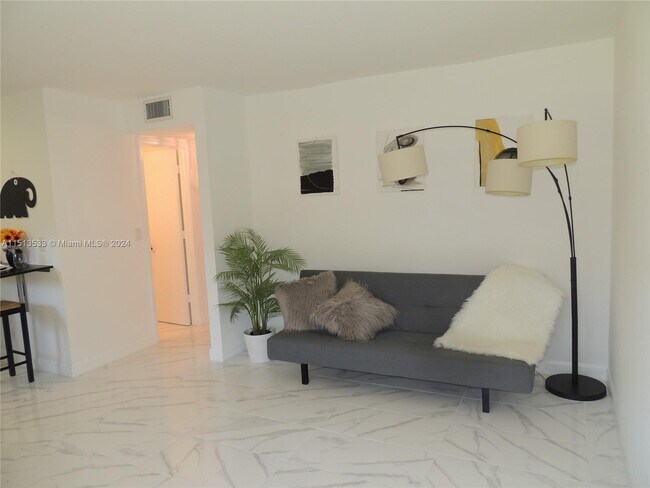 Foto del edificio - 5156 NE 6th Ave