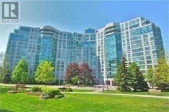 Building Photo - 7825 Bayview Ave