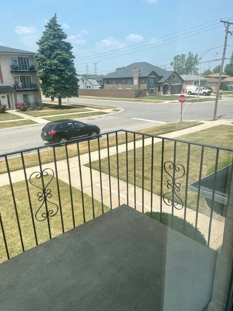 Foto del edificio - 7809 Rutherford Ave