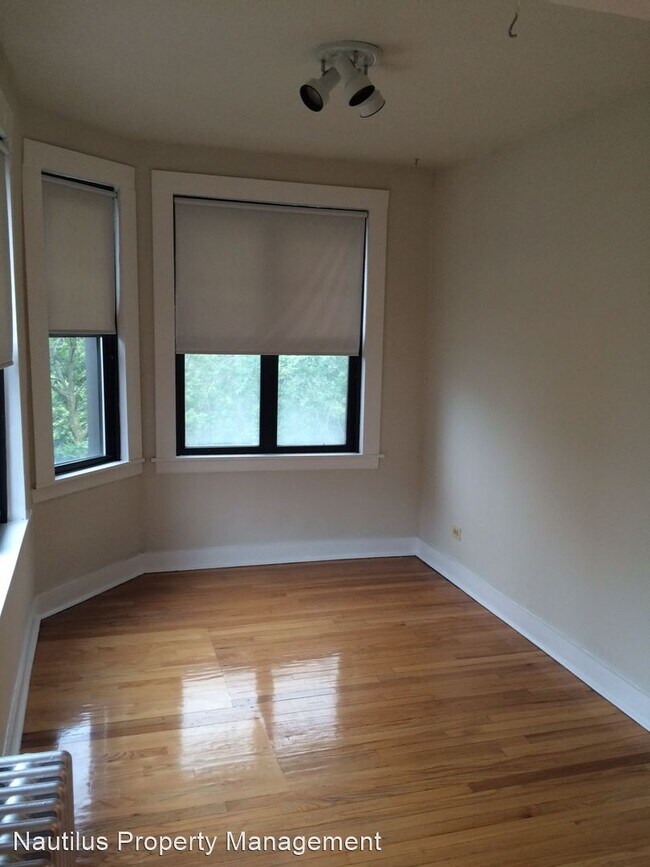 Foto del edificio - 7263 S South Shore Dr