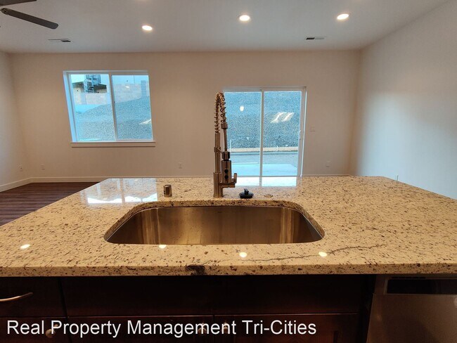 Foto del edificio - 3 br, 2.5 bath House - 386 Bedrock Loop