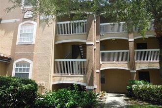 Building Photo - 13815 Fairway Island Dr
