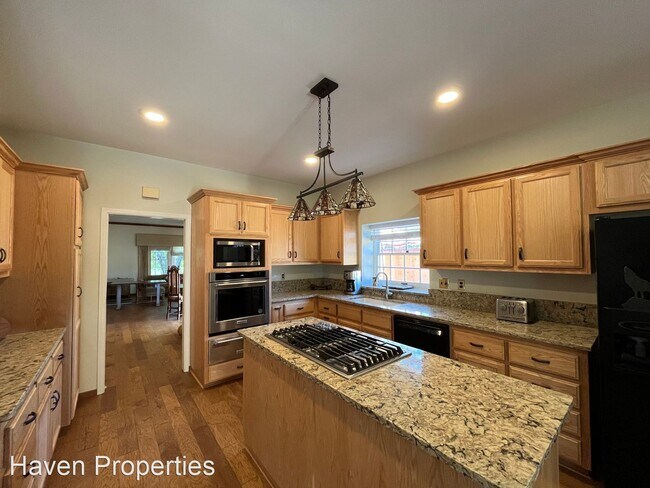 Building Photo - 5 br, 3 bath House - 1924 Hope St