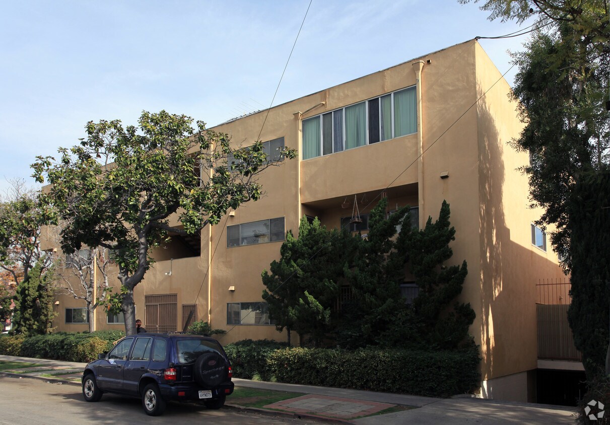 Building Photo - Donnee