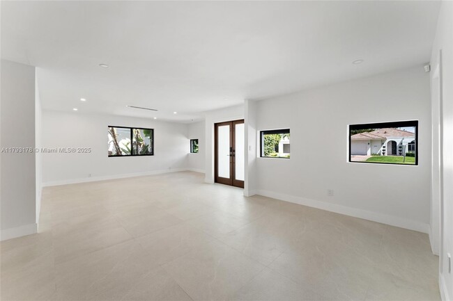 Foto del edificio - 5736 SW 35th St