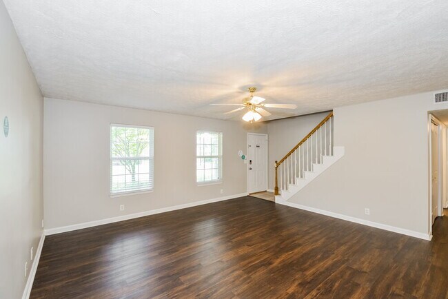 Foto del edificio - 2816 Islington Dr