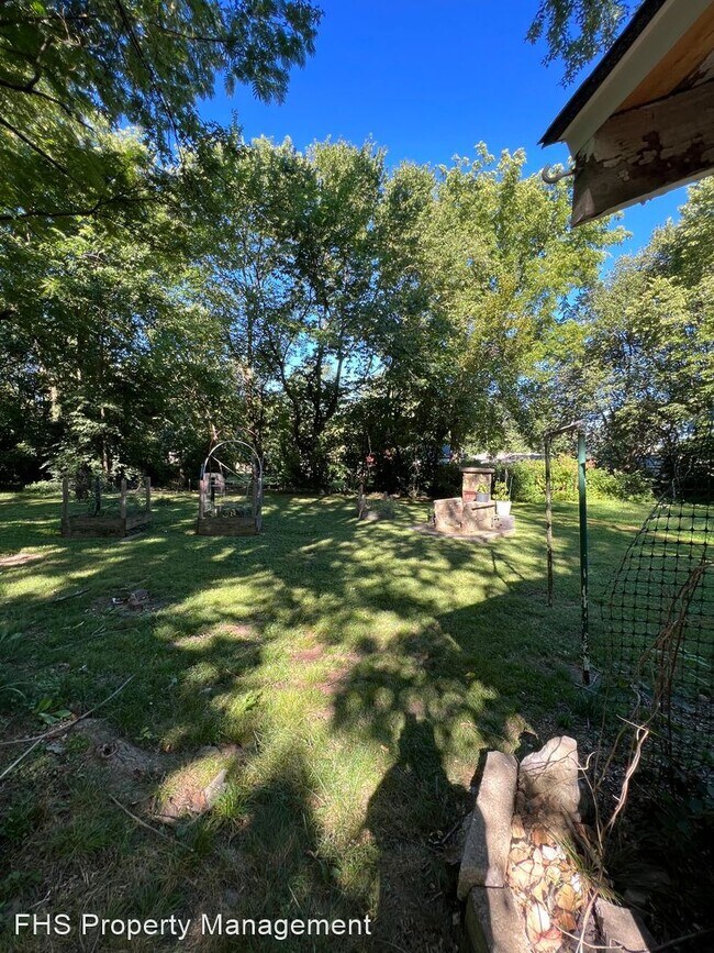 Building Photo - 4 br, 2.5 bath House - 2121 N Lexington