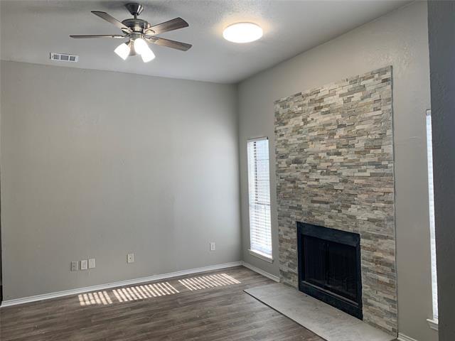 Building Photo - 10641 Flamewood Dr