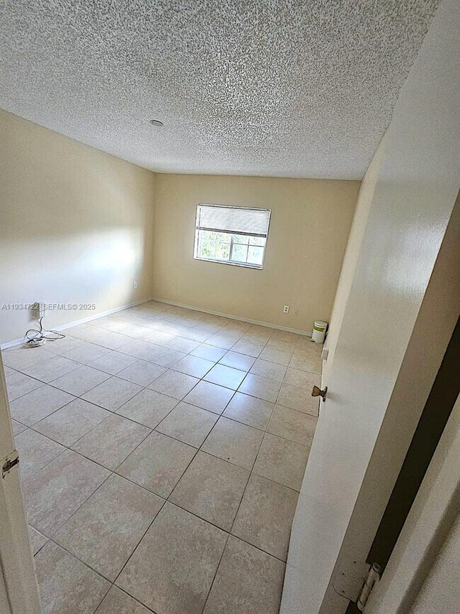 Building Photo - 3690 N 56th Ave