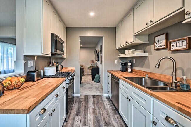 Building Photo - Coming Soon, Oceanside Beach Bungalow - Pr...