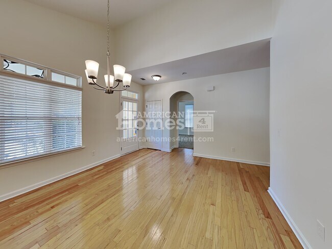 Building Photo - 518 Anglewood Trace