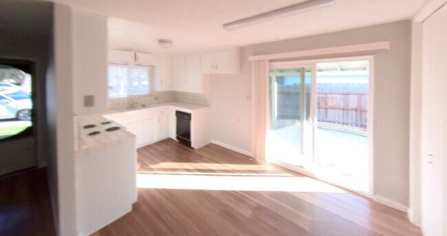 Foto del edificio - 1117 -1119 Lavender Ln