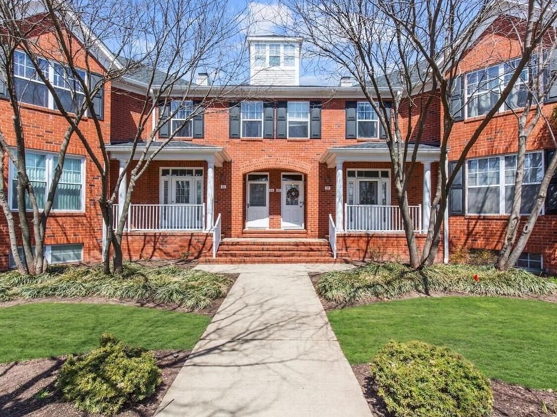 Primary Photo - 64 Central Ave