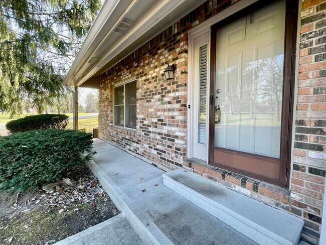 Foto del edificio - 9046 Pine Cone Way