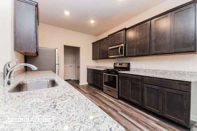 Foto del edificio - 909 Mallorie Ln