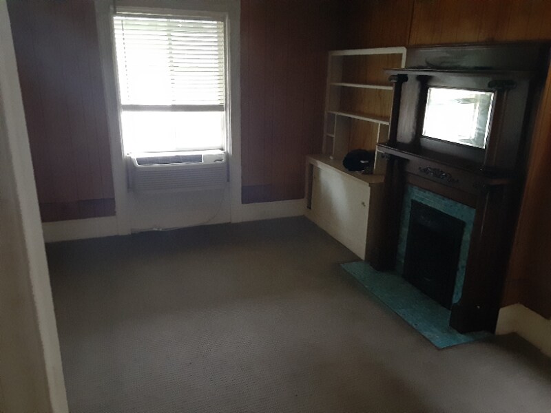 Foto principal - 218 W Ashley St