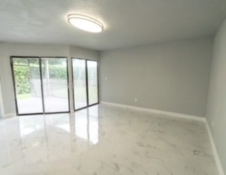Building Photo - Lakeshore 1 Condominium Association