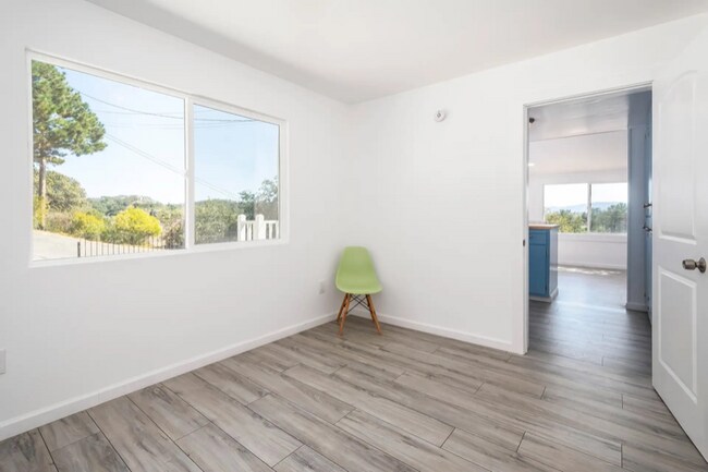 Foto del edificio - 104 Atherton Ave