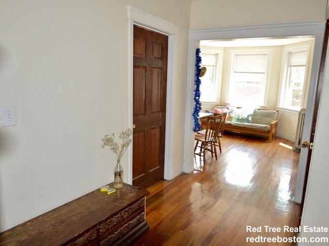 Photo - 248 Kelton St Apartment