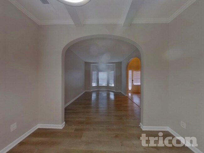 Building Photo - 4270 Sir Dixon Dr