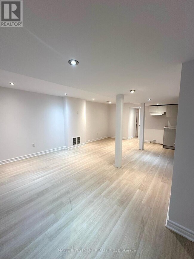 Photo du bâtiment - 97 Long Point Dr