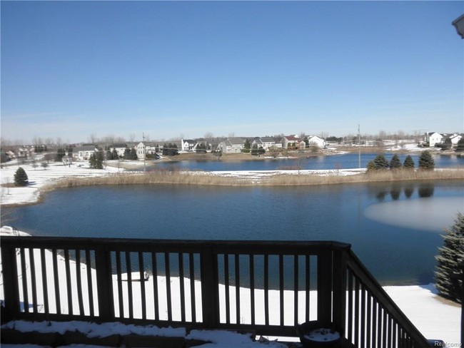 Building Photo - 530 Boulder Lake Dr