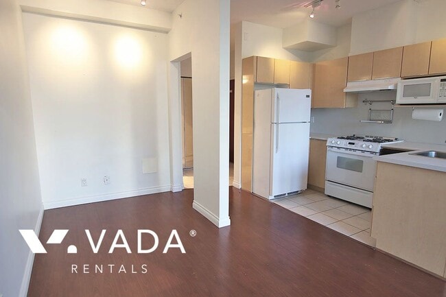 Building Photo - Venus Studio For Rent 1710-1239 West Georg...